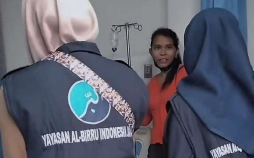 MENJENGUK ORANG SAKIT BERSAMA ALBIRRU INDONESIA JAYA