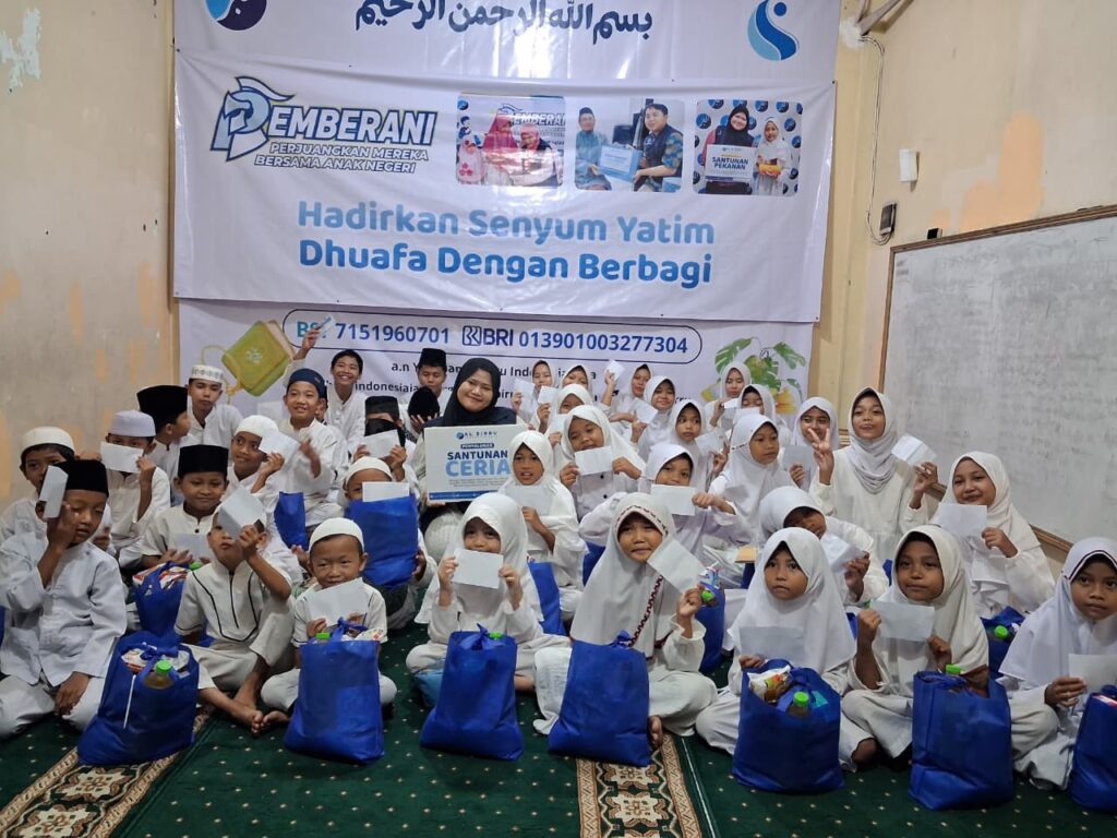 foto bersama anak anak binaan